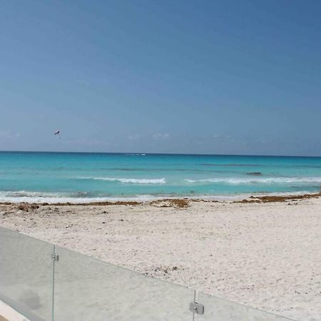 Beach Front Renewed Apartment Cancún Exteriör bild