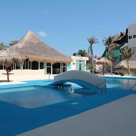 Beach Front Renewed Apartment Cancún Exteriör bild