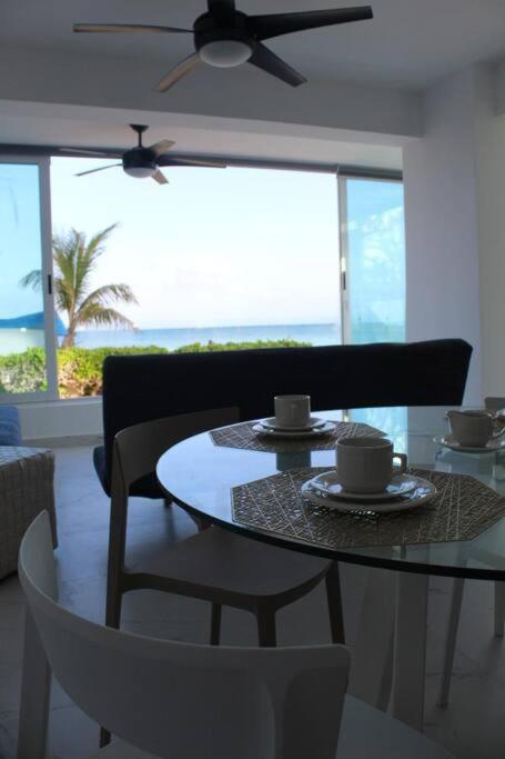 Beach Front Renewed Apartment Cancún Exteriör bild
