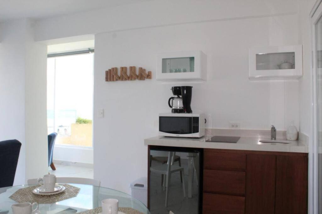 Beach Front Renewed Apartment Cancún Exteriör bild