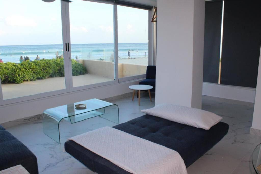 Beach Front Renewed Apartment Cancún Exteriör bild