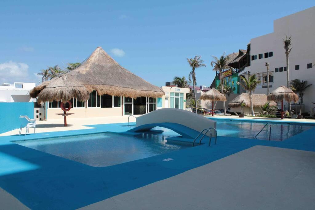 Beach Front Renewed Apartment Cancún Exteriör bild
